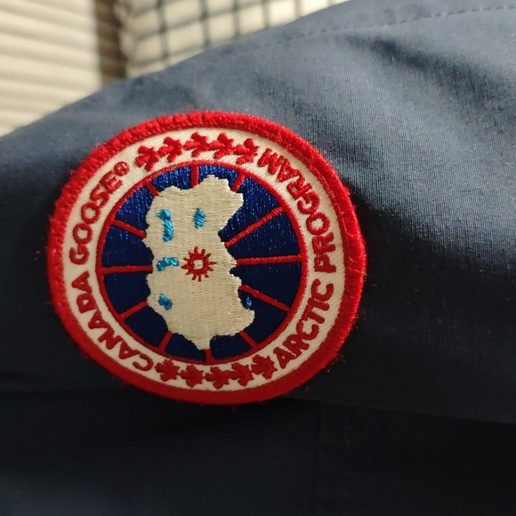 ❌Sold ❌❌Canada goose size xl - Picture 6 of 8